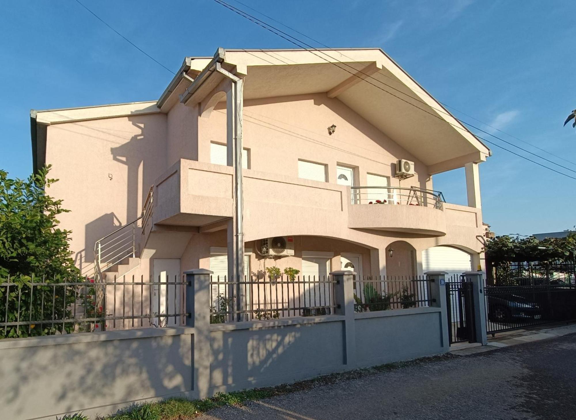 Entire House Floor - 2-Bedroom Cozy & Peaceful Apartment Podgorica Exteriér fotografie